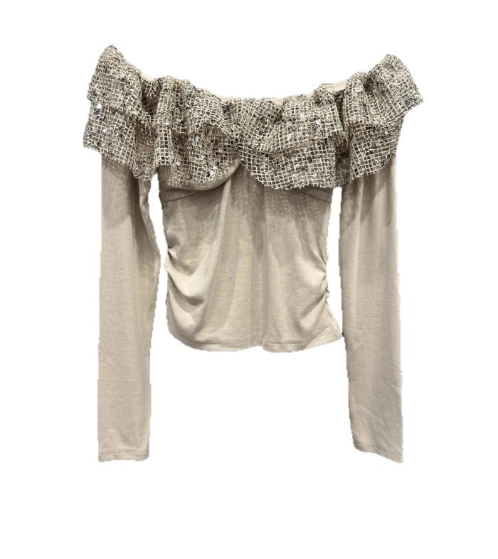 Minimally designed long sleeved top with a base layer for women